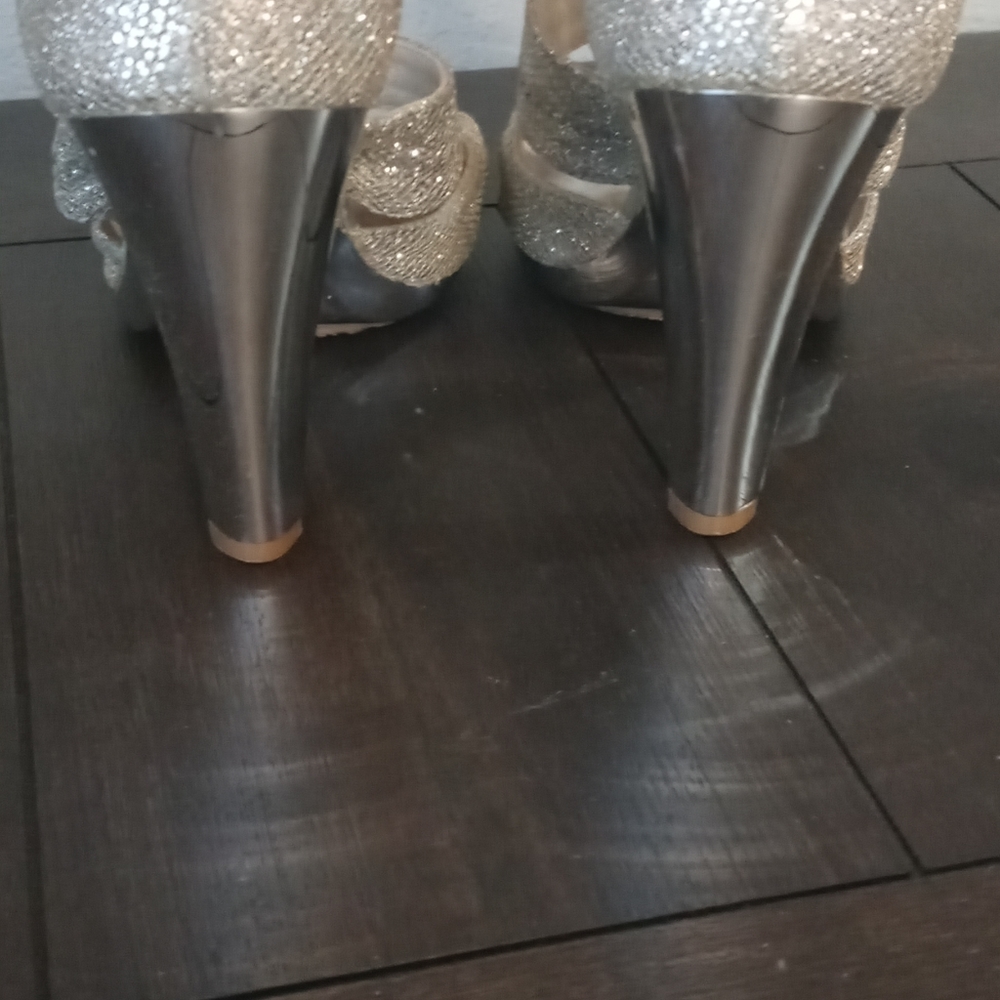 MK heels - Picture 2 of 5
